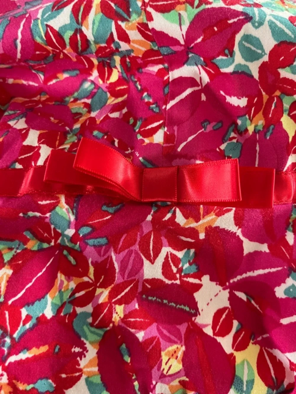 Sangria‎ Vibrant Pink Red Floral V-Neck Mini Dress
